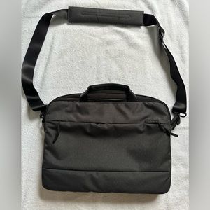 INCASE Laptop/city messenger